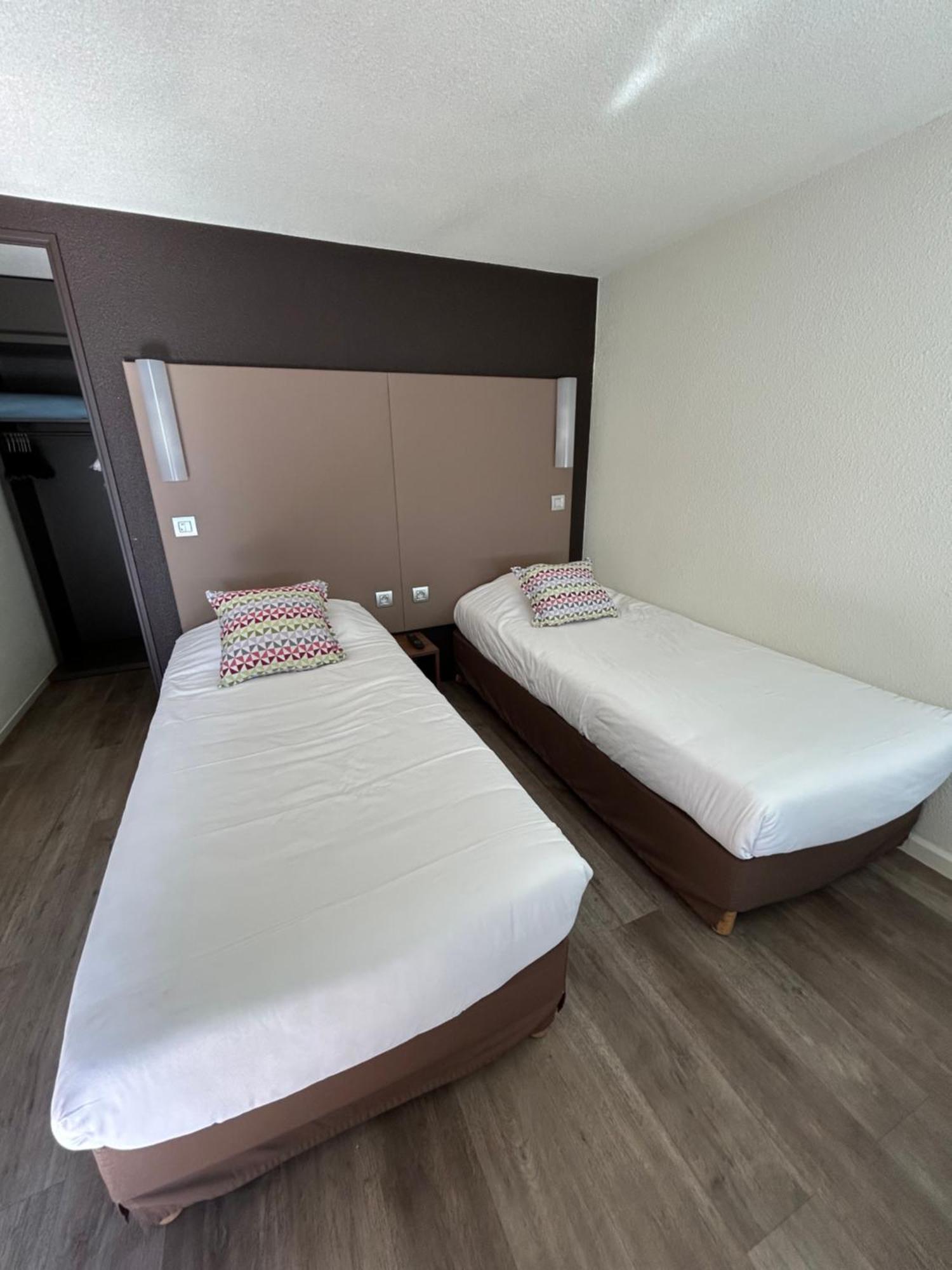 Hotel Campanile Sable-Sur-Sarthe Vion Exterior foto