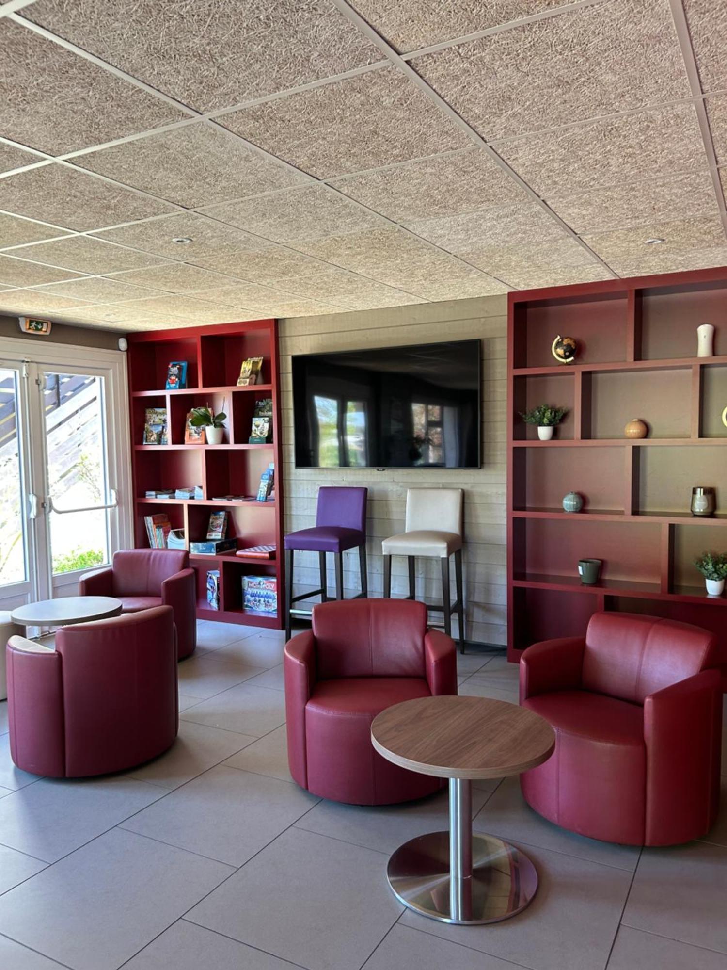 Hotel Campanile Sable-Sur-Sarthe Vion Exterior foto