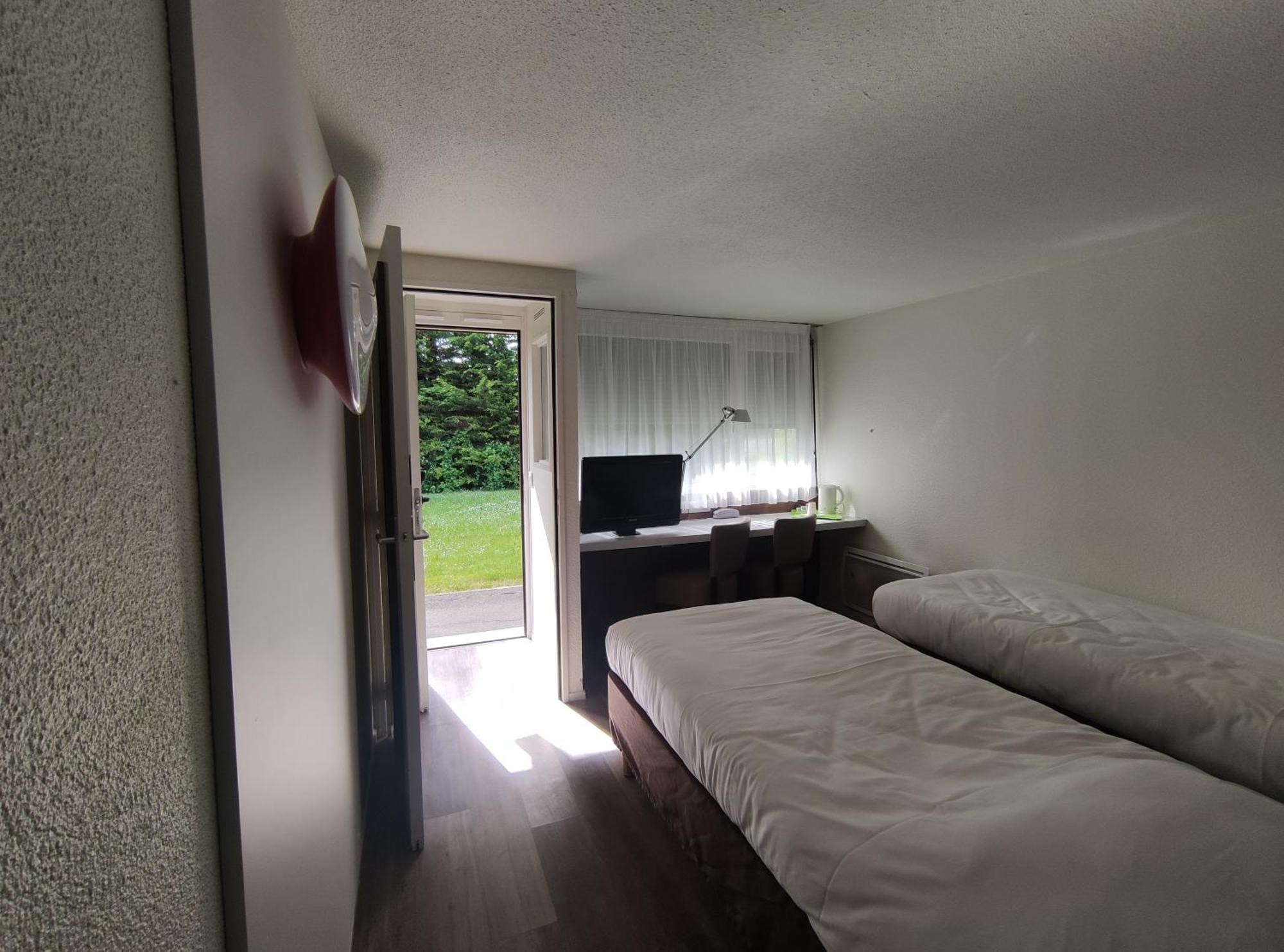 Hotel Campanile Sable-Sur-Sarthe Vion Exterior foto