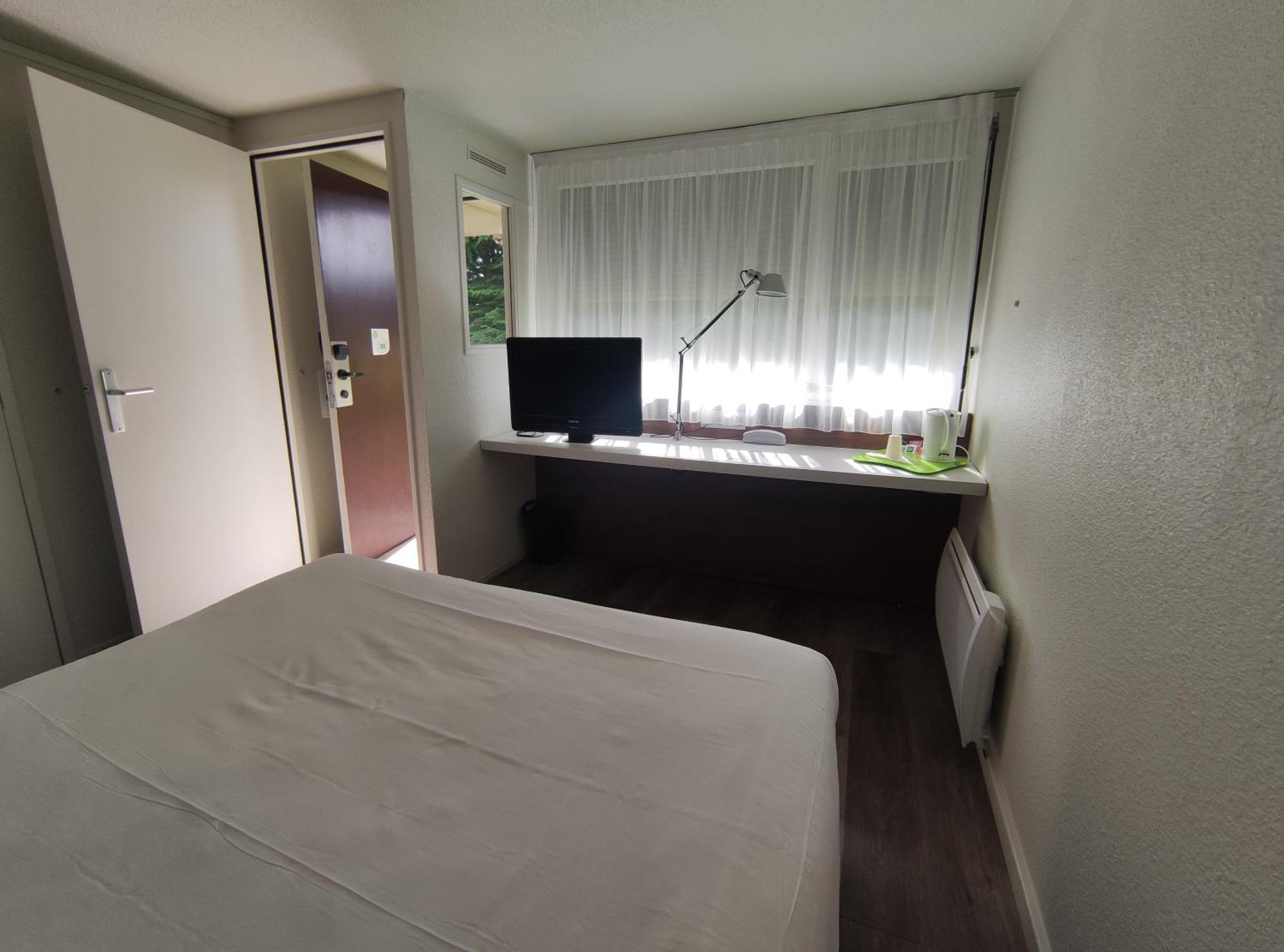 Hotel Campanile Sable-Sur-Sarthe Vion Exterior foto